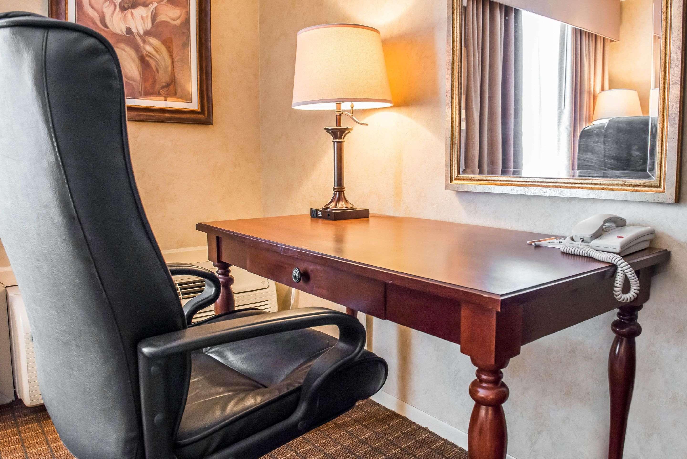 Quality Inn Pittsburgh Airport Oakdale Eksteriør billede