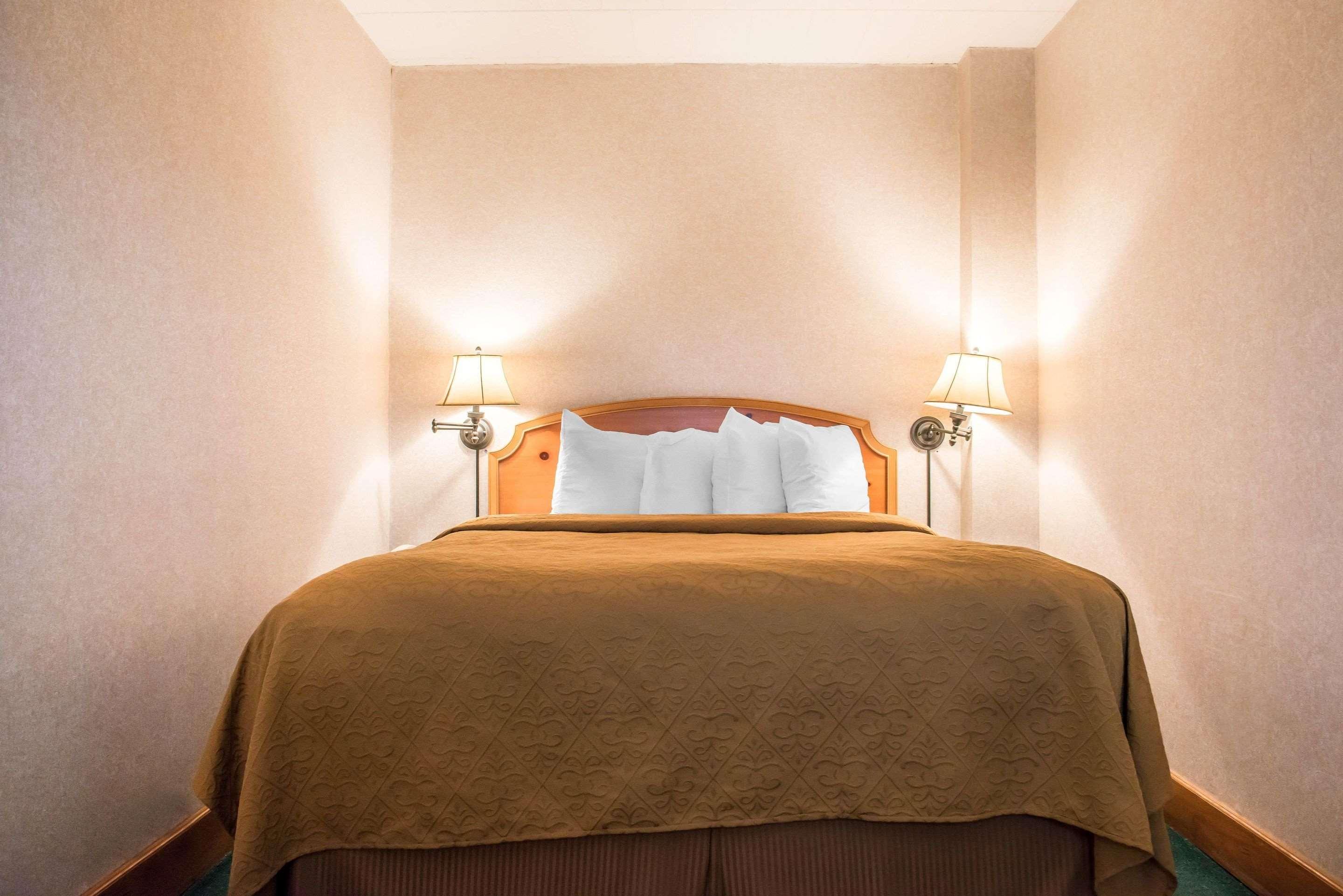 Quality Inn Pittsburgh Airport Oakdale Eksteriør billede