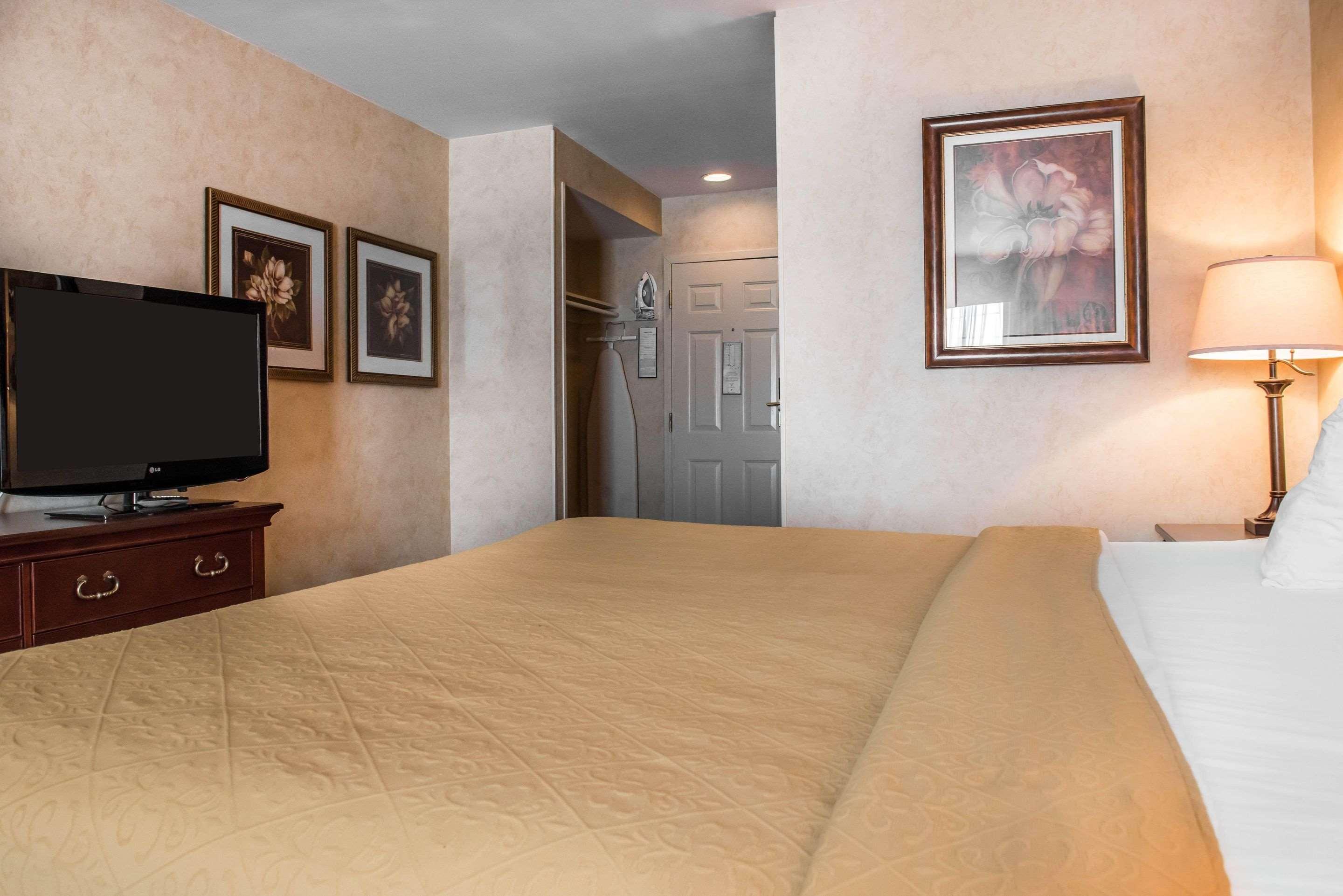 Quality Inn Pittsburgh Airport Oakdale Eksteriør billede