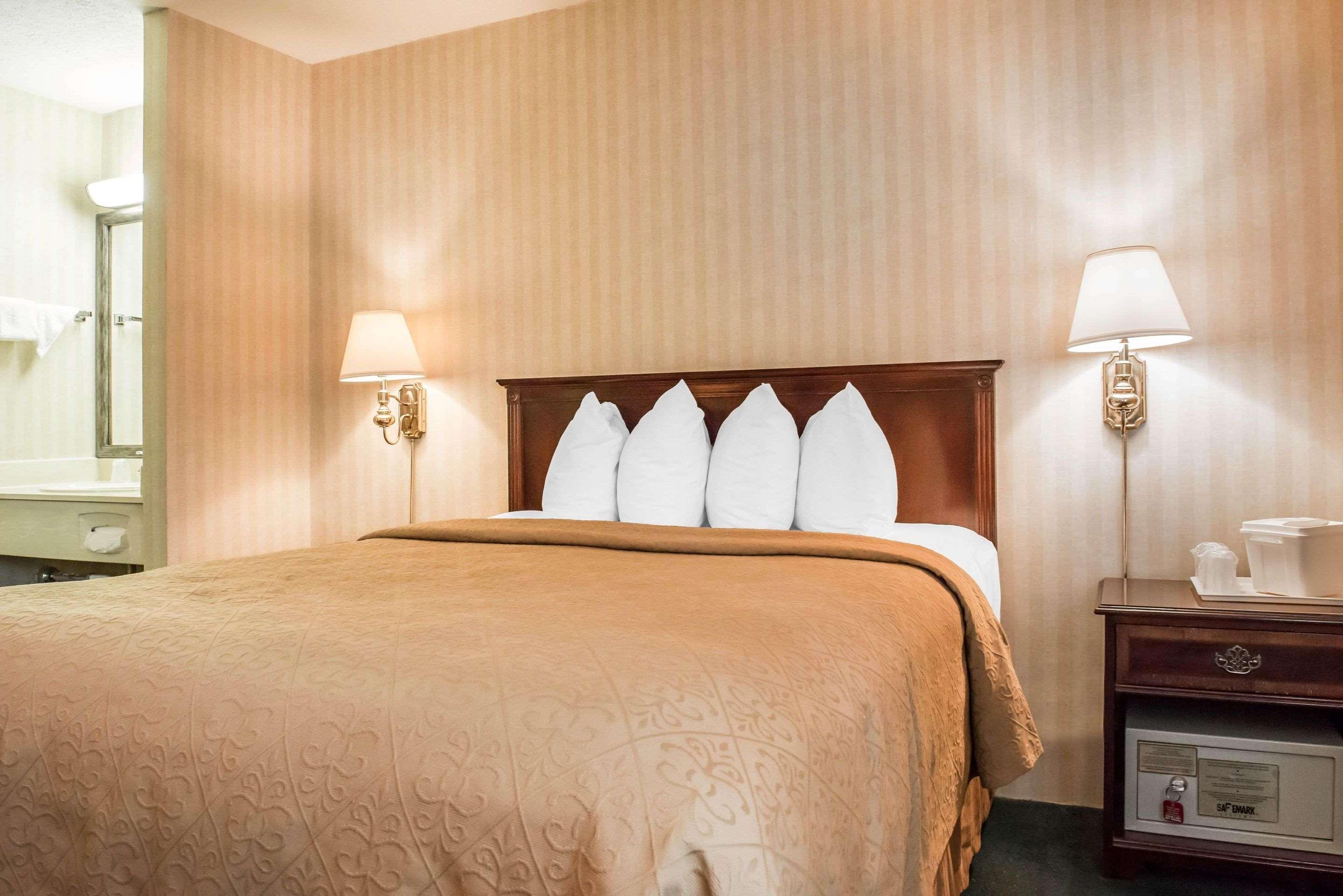 Quality Inn Pittsburgh Airport Oakdale Eksteriør billede