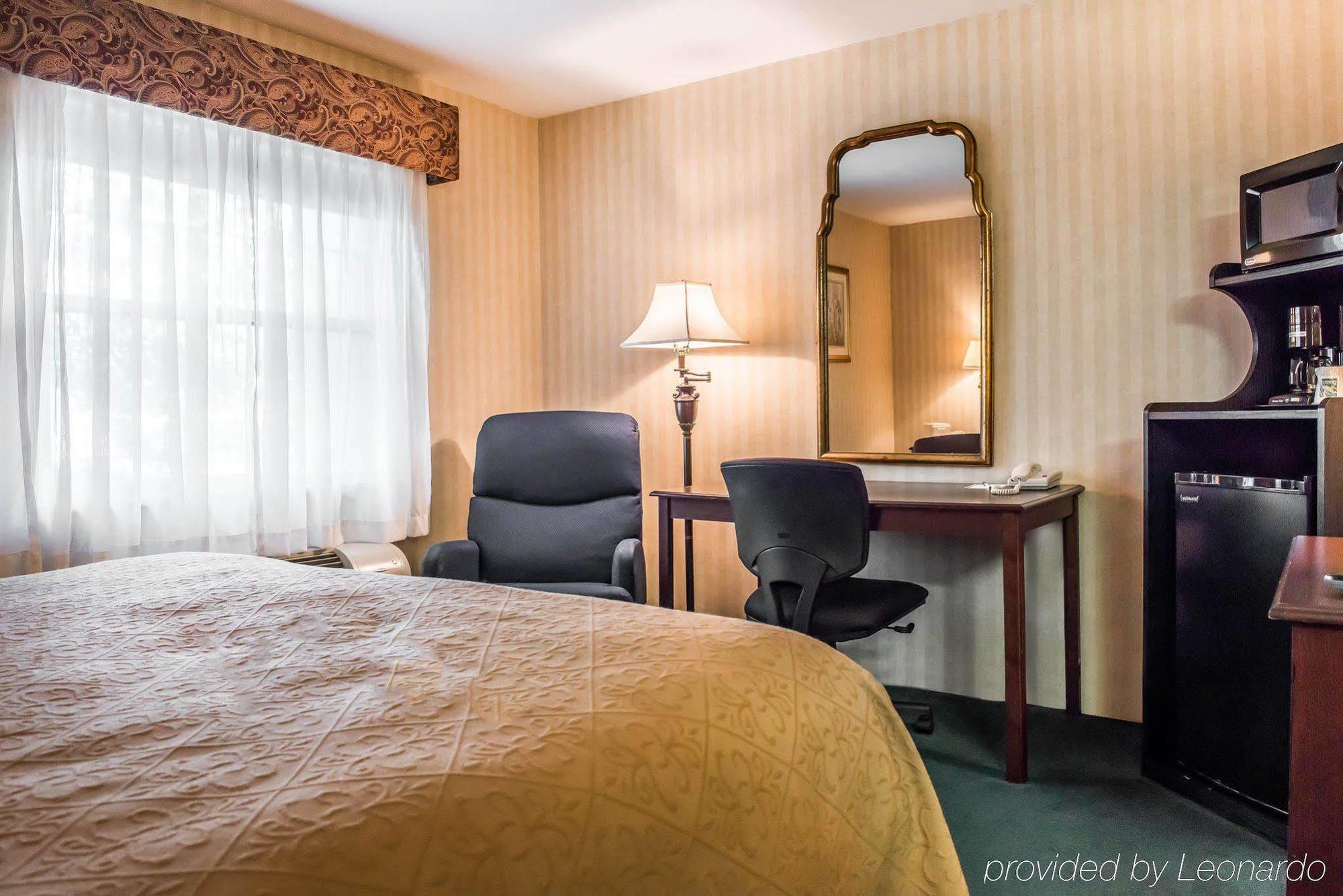 Quality Inn Pittsburgh Airport Oakdale Eksteriør billede