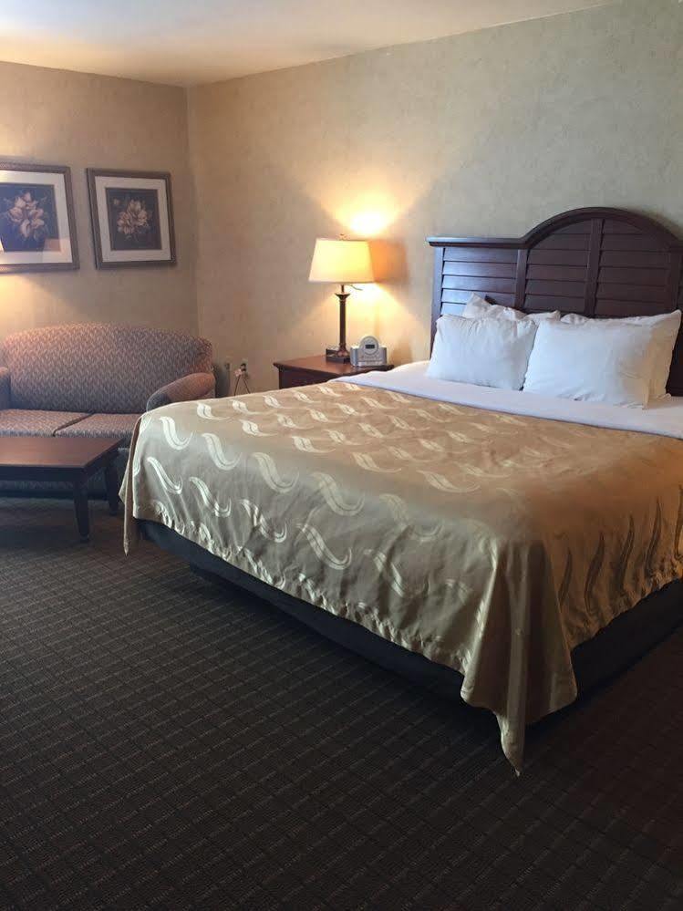 Quality Inn Pittsburgh Airport Oakdale Eksteriør billede